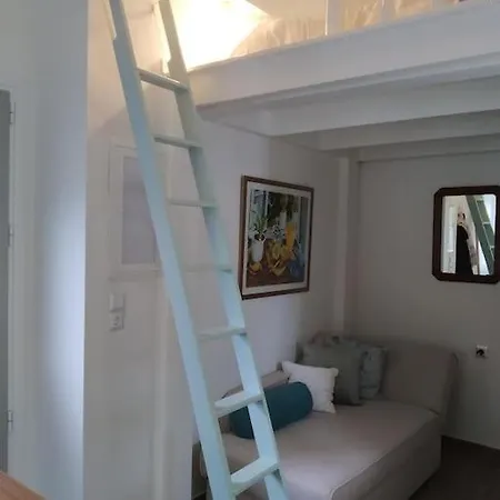 Apartment Emeraldi House Vlikhon