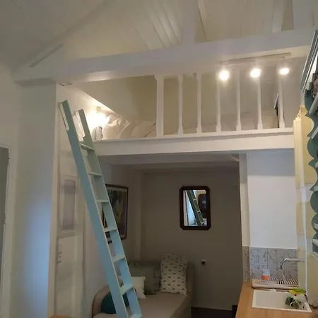 Daire Emeraldi House *